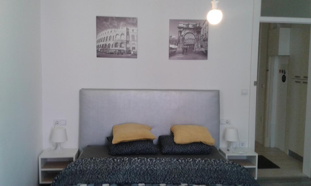 Hostel Ljiljana Pula Exterior photo